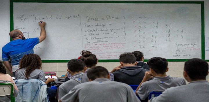 Estado do Rio quer regulamentar contratação temporária de professores e profissionais da educação