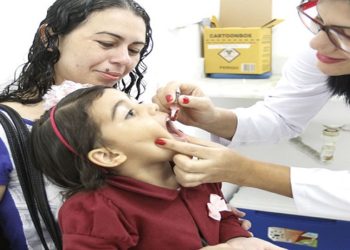 Campanha de Vacinação contra a Paralisia Infantil. Macaé/RJ. Data: 18/08/2015. Foto: Juranir Badaró/Prefeitura de Macaé.