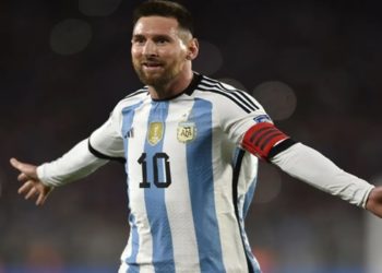 Messi comemora o gol da vitória da Argentina sobre o Equador, em Buenos Aires
Gustavo Ortiz/Jam Media/Getty Images