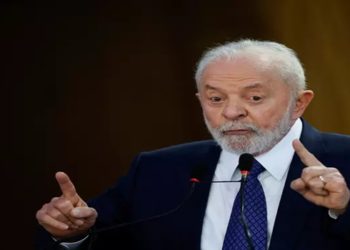 Lula defende país se endividar para gerar crescimento econômico