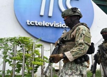 Em 9 de janeiro, um grupo armado entrou nas instalações da TC Televisión e manteve como reféns os funcionários do canal (Getty Images)