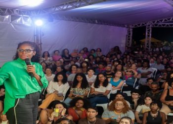 'Por uma Educação Antirracista' celebra início do ano letivo com presença de Djamila Ribeiro