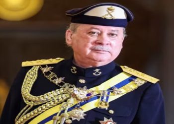Novo rei da Malásia: motoqueiro bilionário, dono de exército particular e de 300 de carros de luxo; conheça